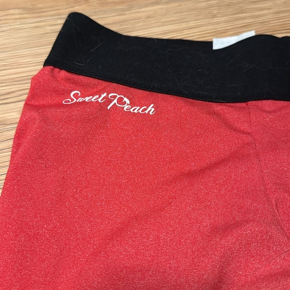 Sweet Peach apparel scrunch bum leggings size small red and black - Picture 3 of 10